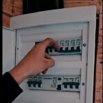 Tủ điện dân dụng với các thiết bị RCBO bảo vệ rò điện, quá tải và ngắn mạch